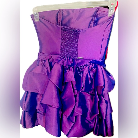 Missbella Dress - Picture 2 of 4